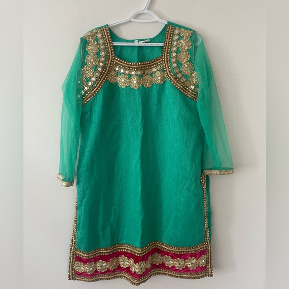 Punjabi Suit Medium - Picture 1 of 4